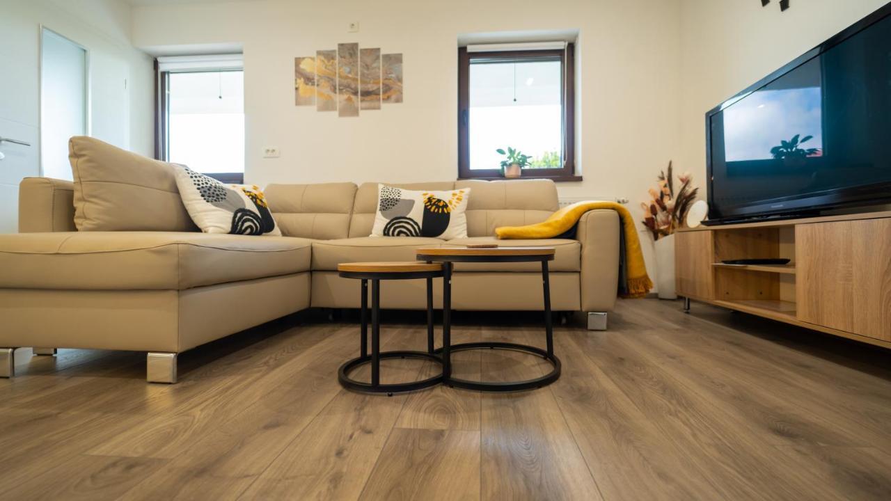 Gogo Apartman Delnice Kültér fotó