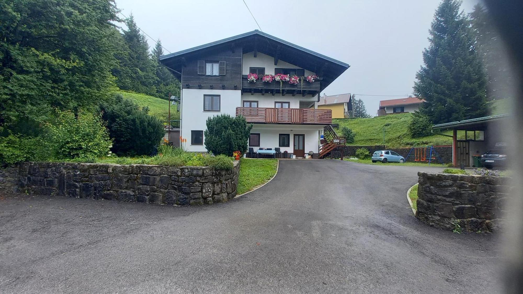 Gogo Apartman Delnice Kültér fotó